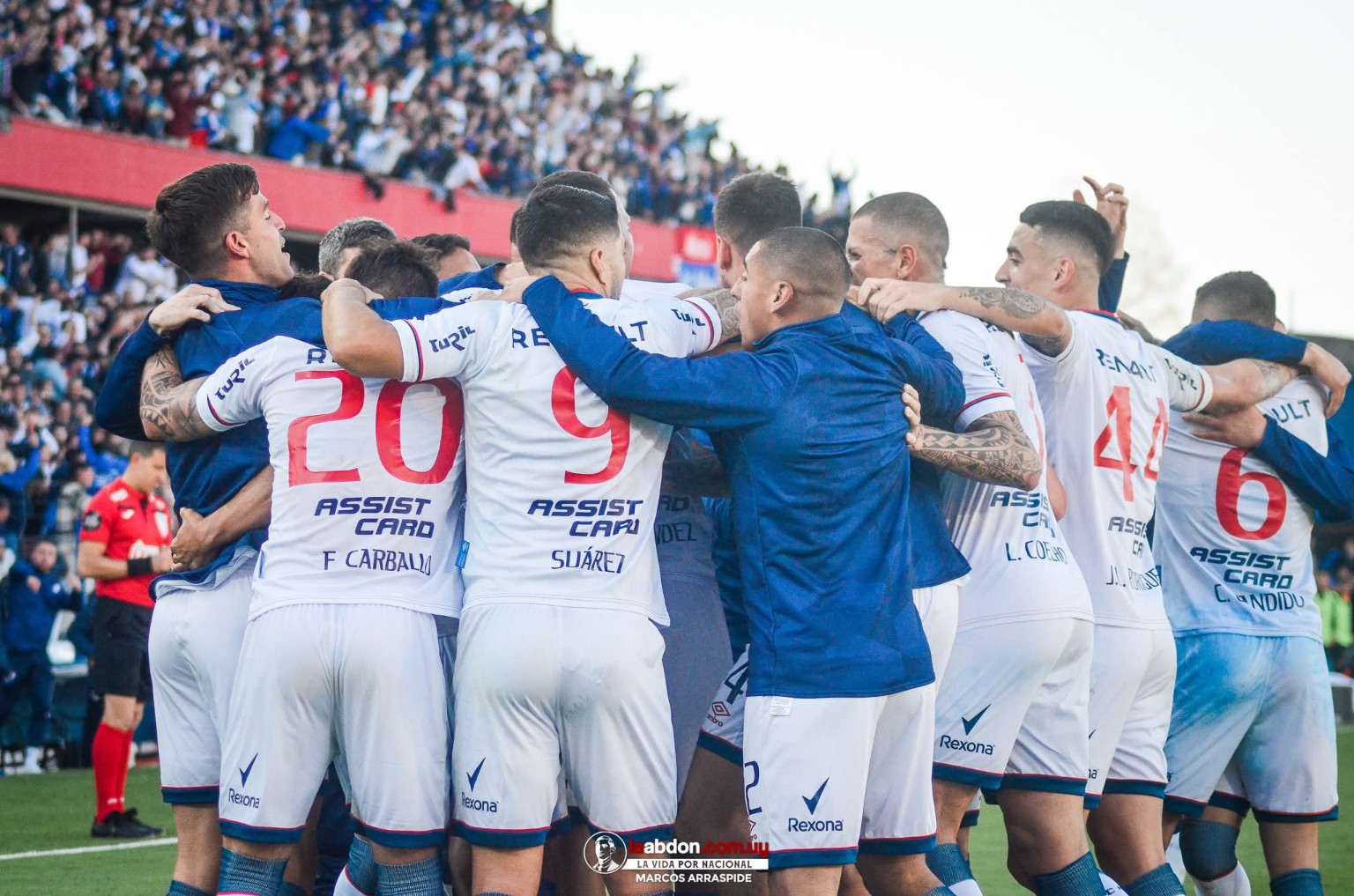 El plantel de Nacional reunido en uno de los festejos del clásico.