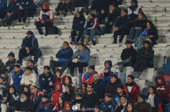 Buscate - Nacional vs. Albion — fotografía de Marcos Arraspide