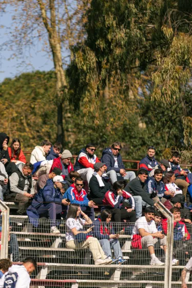 Progreso vs. Nacional — Hinchada — fotografía de Felipe Nin