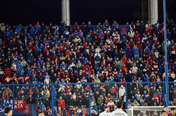 Nacional vs. Liverpool — fotografía de Marcos Arraspide