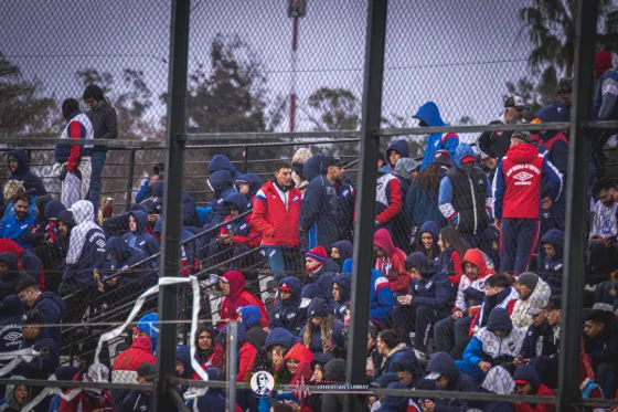 Nacional vs Wanderers - Hinchada — fotografía de Christian Cumbay