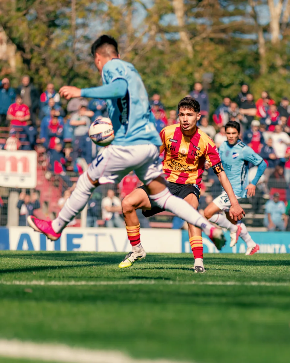Progreso vs. Nacional — fotografía de Felipe Nin