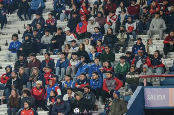Buscate - Nacional vs. Albion — fotografía de Marcos Arraspide