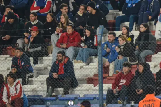 Buscate - Nacional vs. Albion — fotografía de Marcos Arraspide