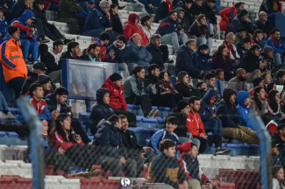 Buscate - Nacional vs. Albion — fotografía de Marcos Arraspide