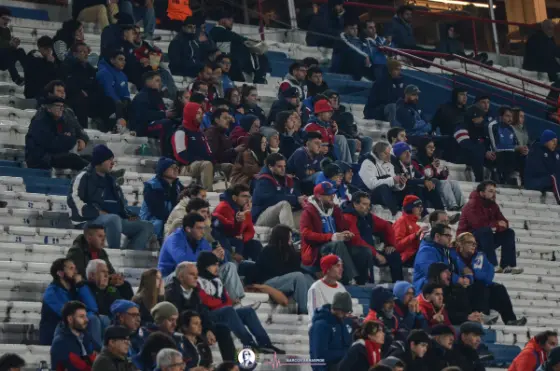 Buscate - Nacional vs. Albion — fotografía de Marcos Arraspide