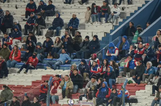 Buscate - Nacional vs. Albion — fotografía de Marcos Arraspide