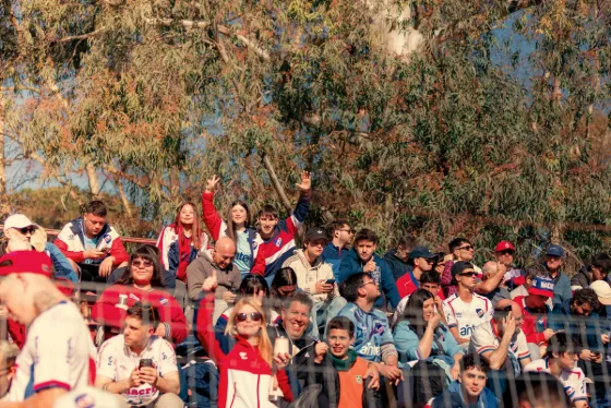 Progreso vs. Nacional — Hinchada — fotografía de Felipe Nin