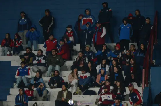 Buscate - Nacional vs. Albion — fotografía de Marcos Arraspide