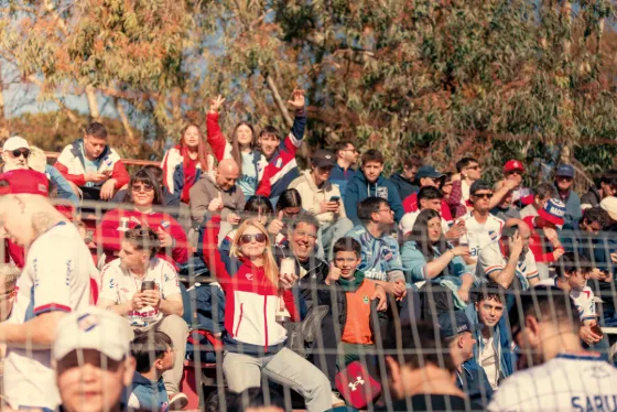 Progreso vs. Nacional — Hinchada — fotografía de Felipe Nin