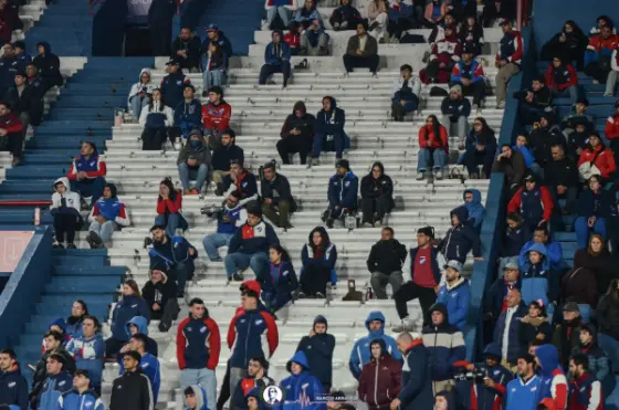 Buscate - Nacional vs. Albion — fotografía de Marcos Arraspide