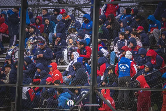 Nacional vs Wanderers - Hinchada — fotografía de Christian Cumbay