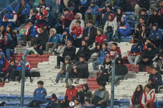 Buscate - Nacional vs. Albion — fotografía de Marcos Arraspide