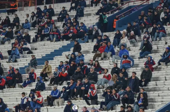 Buscate - Nacional vs. Albion — fotografía de Marcos Arraspide