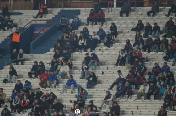 Buscate - Nacional vs. Albion — fotografía de Marcos Arraspide