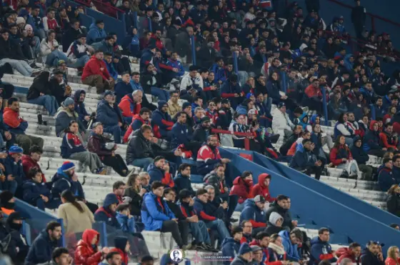 Buscate - Nacional vs. Albion — fotografía de Marcos Arraspide