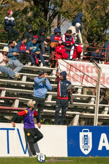 Progreso vs Nacional — Hinchada — fotografía de Felipe Nin