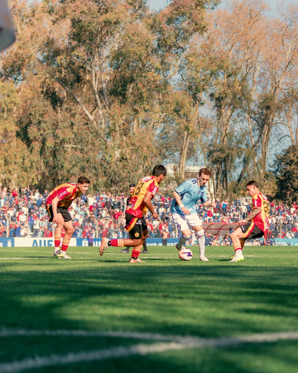Progreso vs. Nacional — fotografía de Felipe Nin
