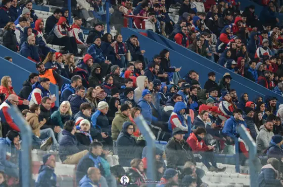 Buscate - Nacional vs. Albion — fotografía de Marcos Arraspide