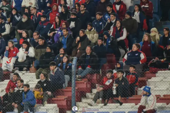 Buscate - Nacional vs. Albion — fotografía de Marcos Arraspide