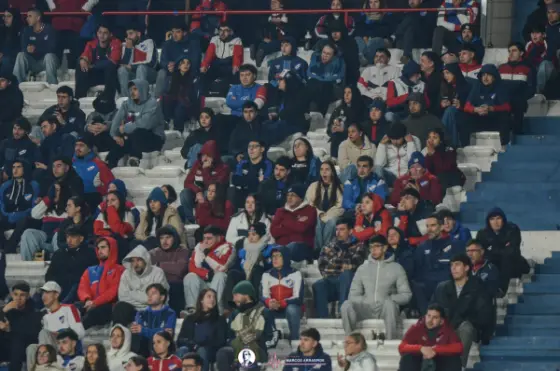 Buscate - Nacional vs. Albion — fotografía de Marcos Arraspide
