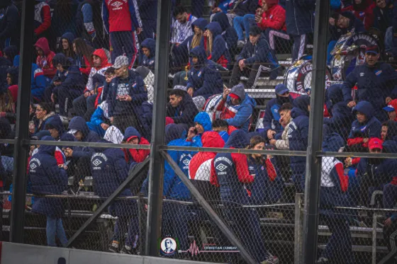 Nacional vs Wanderers - Hinchada — fotografía de Christian Cumbay