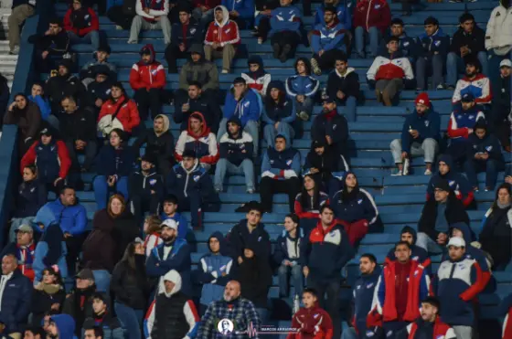 Buscate - Nacional vs. Albion — fotografía de Marcos Arraspide