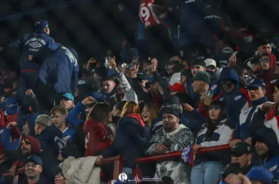 Buscate - Nacional vs. Albion — fotografía de Marcos Arraspide