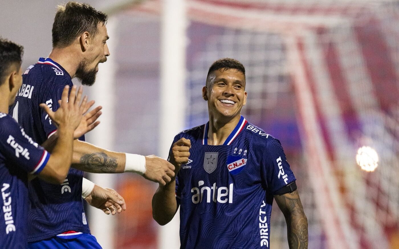 Imagen principal de DURAZNO ES TRICOLOR